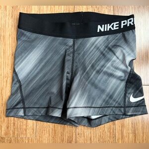Nike Pro shorts girls youth small gray black. 1552
